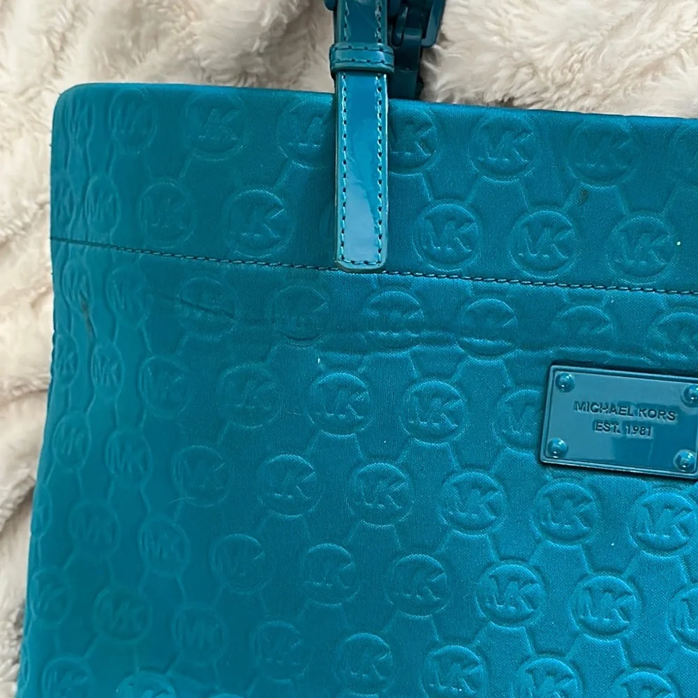 Michael Kors Signature Neoprene Tote‎